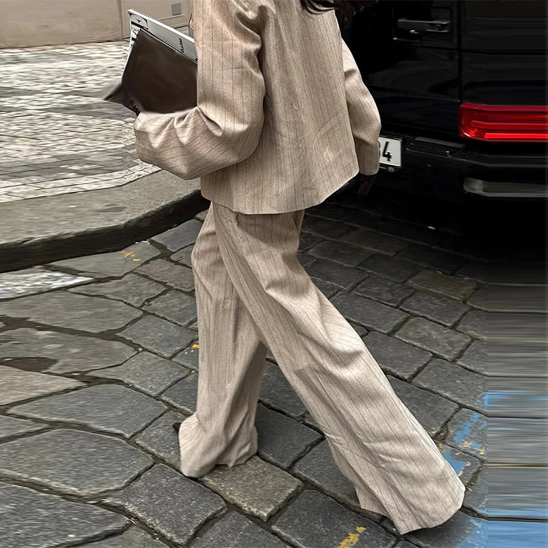 קרול - סט בלייזר ומכנסיים קז׳ואל