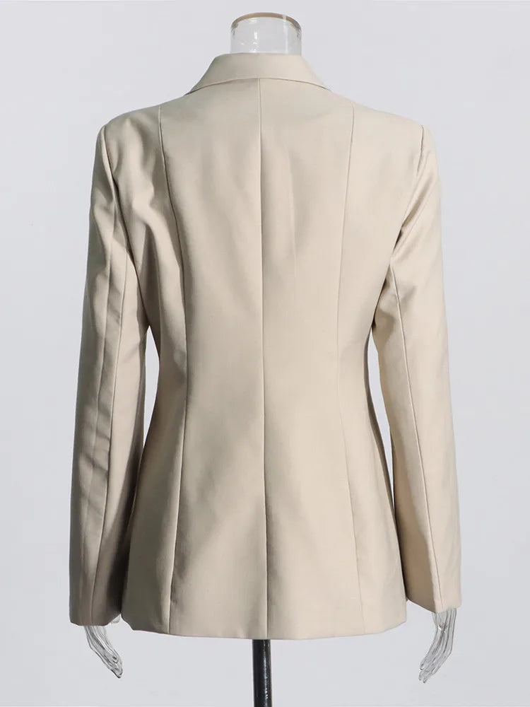 בלייזר עם שרוכים וחיתוכים פתוחים - נוגה