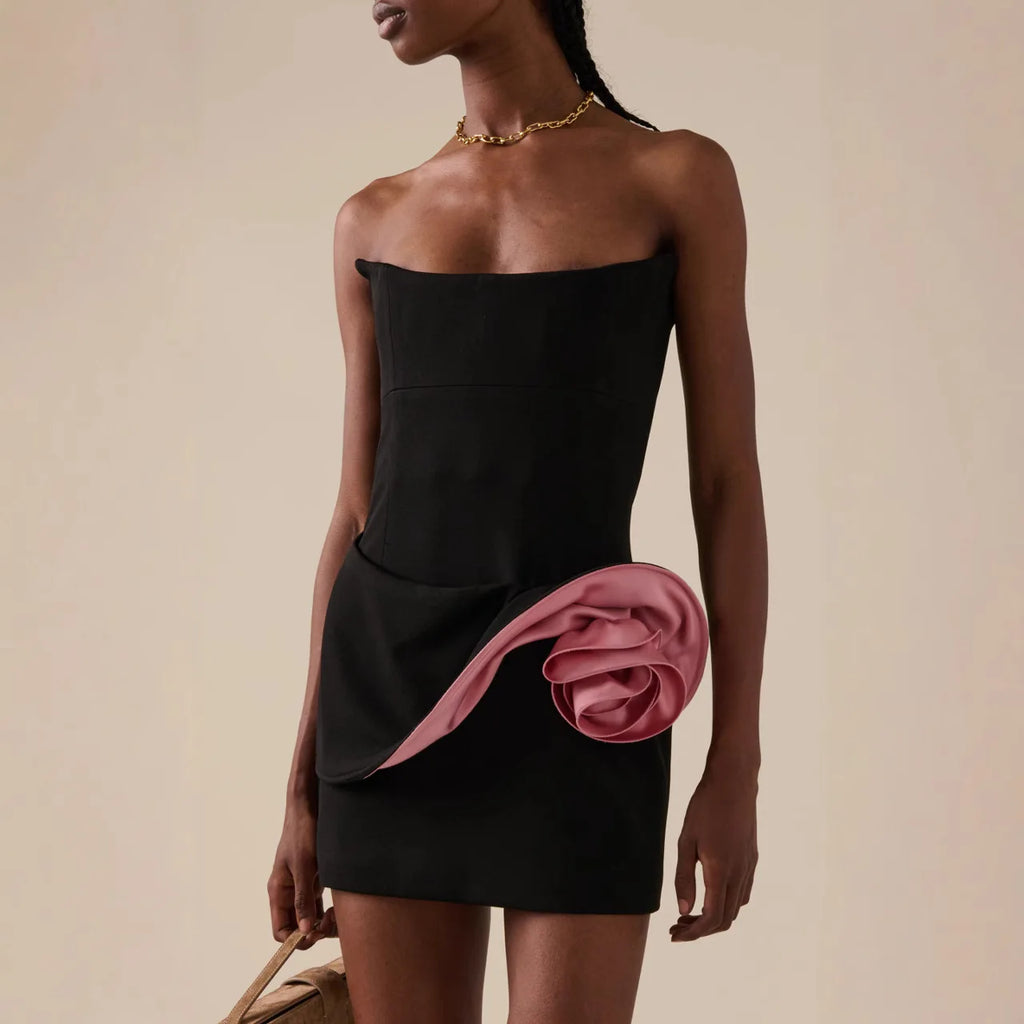 שמלת מיני שחורה סטרפלס - לונה