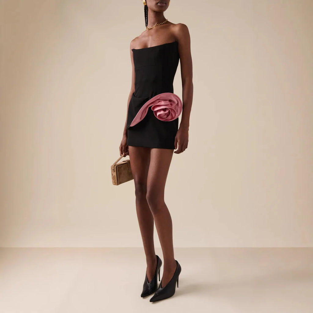 שמלת מיני שחורה סטרפלס - לונה